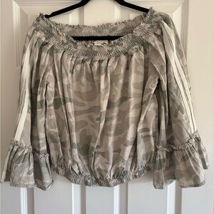 🟢VINTAGE HAVANA. Light camo off the shoulder top with varsity stripes. Size L